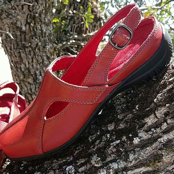 Easy Street Sportster - Comfort Wave Slingback 8W - Picture 2 of 9